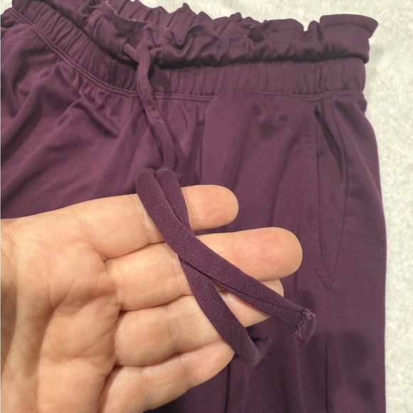 Fabletics Purple High Rise Drawstring Shorts Women’s Size Small Casual & Comfy - Picture 6 of 6